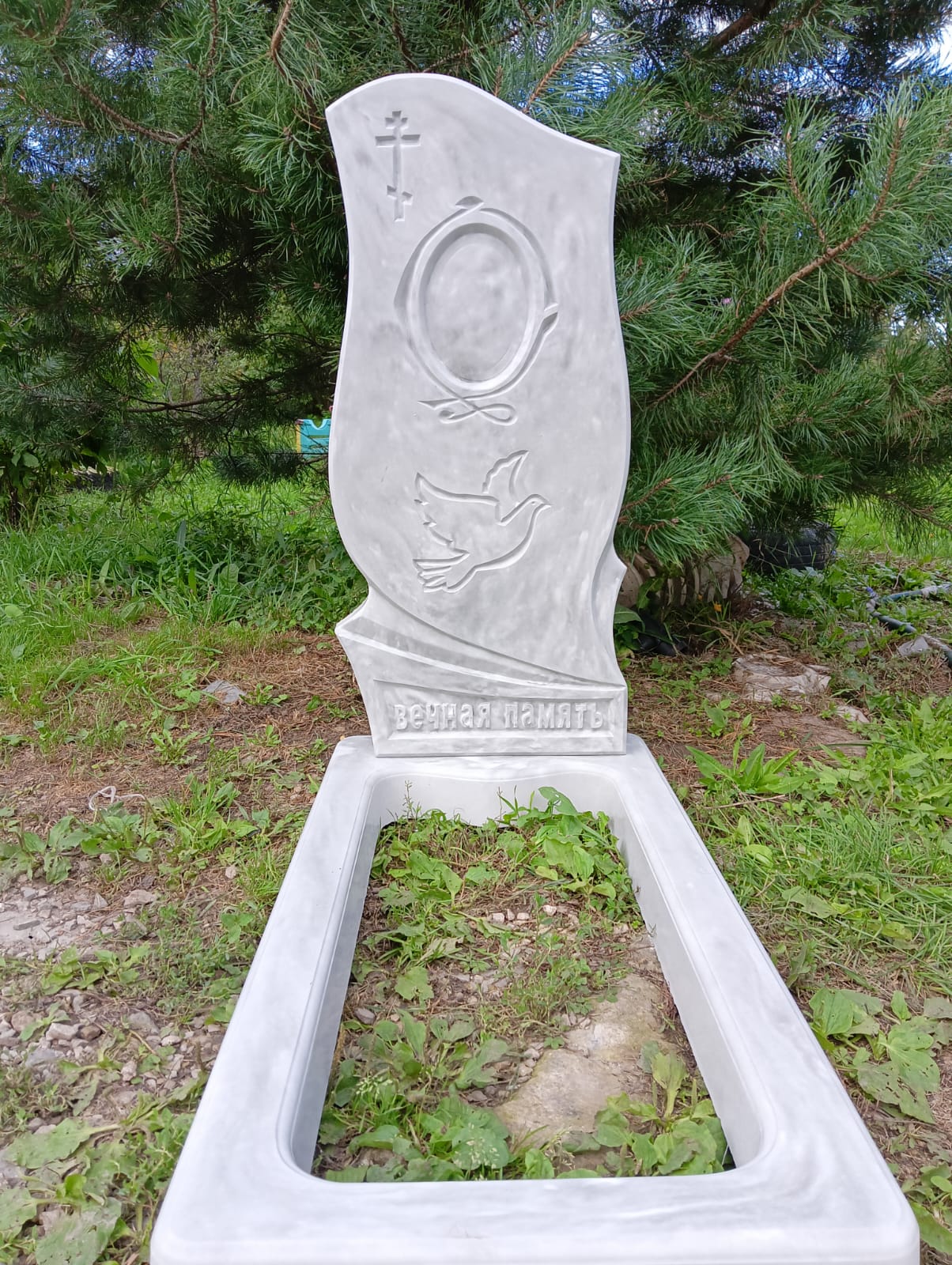 Памятник «Птица»